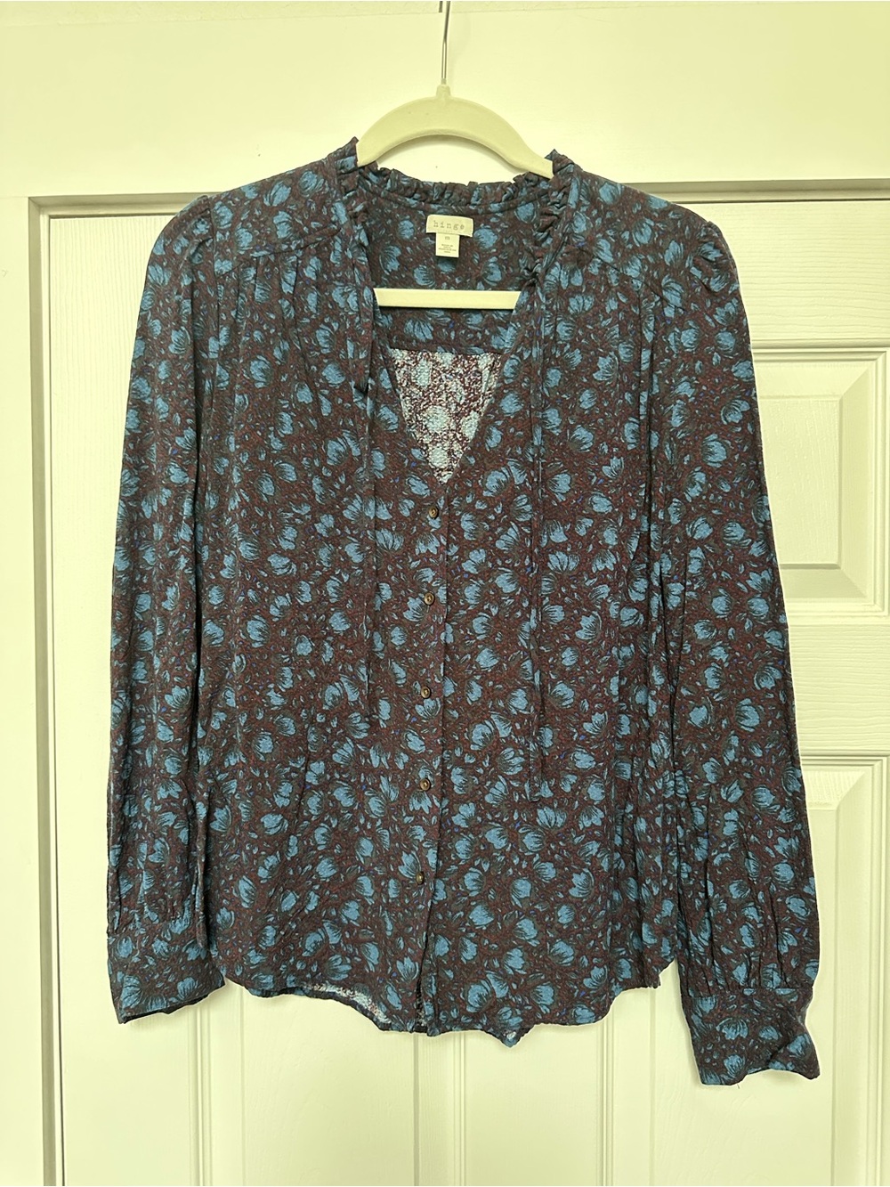 Hinge Blue Floral Button-Front Blouse